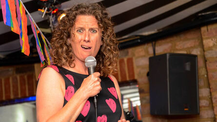 PROFESSIONAL BREAKUP ARTIST (PROFESIONÁLNÍ ROZCHODOVÁ PORADKYNĚ)