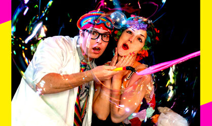 BUBBLE SHOW WITH MILKSHAKE